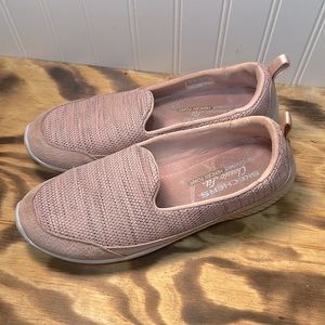 Skechers Classic Fit Memory Foam Slip On Sneakers Size 8